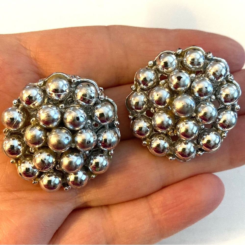 Vintage Clip On Earrings Silvertone Round Beaded Cluster